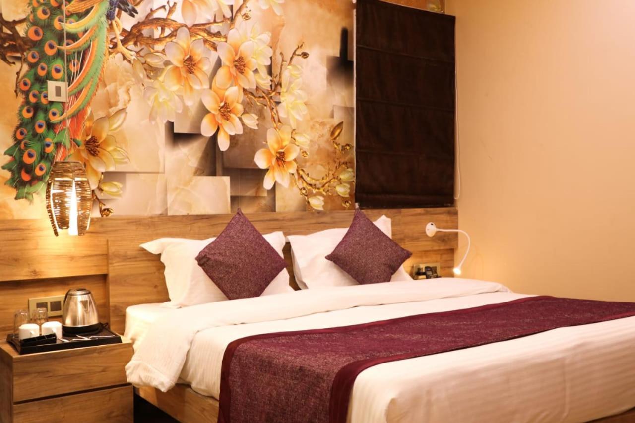 Hotel Mansa Kanpur Exterior foto
